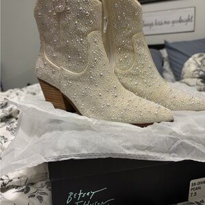 Betsey Johnson Diva Pearl Embellished Heeled Boots - Cream